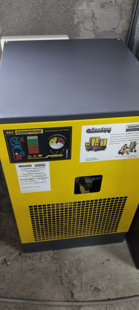Compresor cu surub cu curele A 1508 / 15 kw second , cu uscator refrigerator RDX41 [5]
