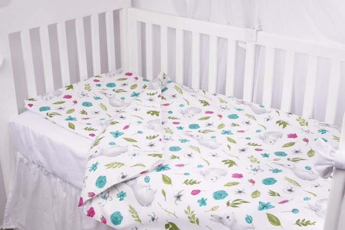Set complet 7 piese lenjerie si aparatori patut 120x60 cm bumbac 100% model iepurasi si flori [2]