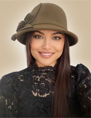 PALARII KAKI - Palarie dama cu boruri mici si decor floral luxuriant LADY ROSE (KAKI) - marime unica, reglabila