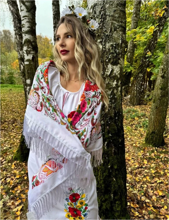 Batic de lux cu franjuri si model traditional cu flori MARIA (ALB cu flori) [4]