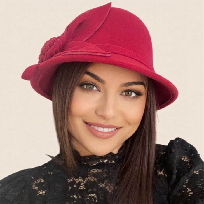 Palarie de dama cu boruri mici si accesoriu floare MISS FLORIA (GRENA) - marime unica, reglabila [3]