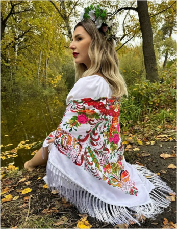 Batic de lux cu franjuri si model traditional cu flori MARIA (ALB cu flori) [4]