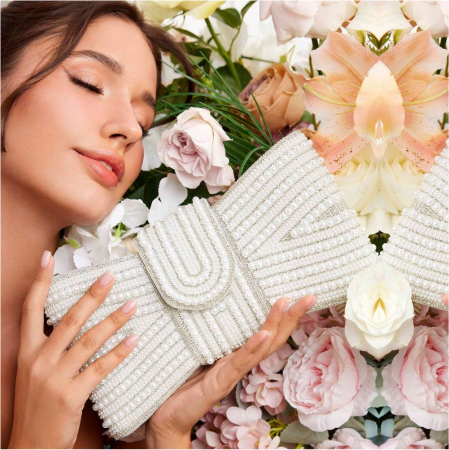 GENTI OCAZIE - Geanta lux in forma de funda cu margele Glamour Lux (ALB)