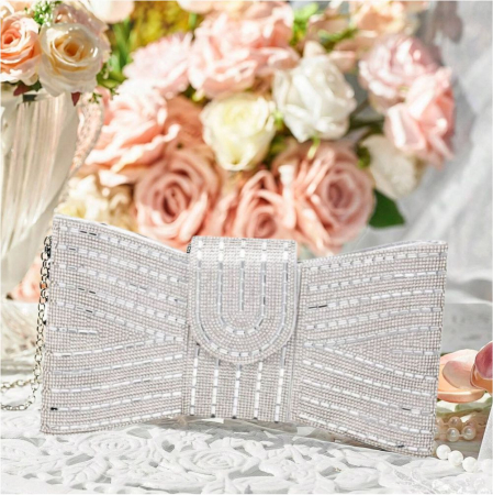 GENTI OCAZIE - Geanta lux in forma de funda cu strasuri argintii Glamour Lux (ARGINTIU)