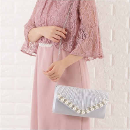 Geanta lux tip plic satinat cu perle si strasuri Lady Chic (ALB sidef) [4]