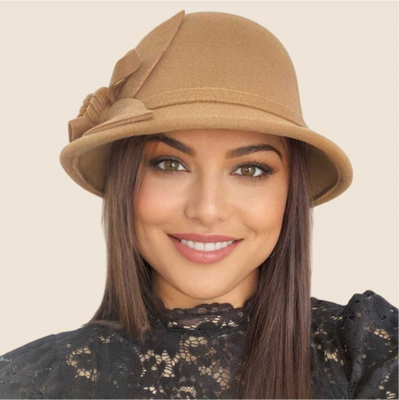 Palarie de dama cu boruri mici si accesoriu floare MISS FLORIA (MARO cappuccino) - marime unica, reglabila [2]