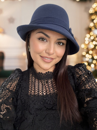 PALARII ELEGANTE - COLECTIA NOUA - Palarie eleganta cu boruri chic si funda ARONIA (BLEUMARIN) - marime unica, reglabila