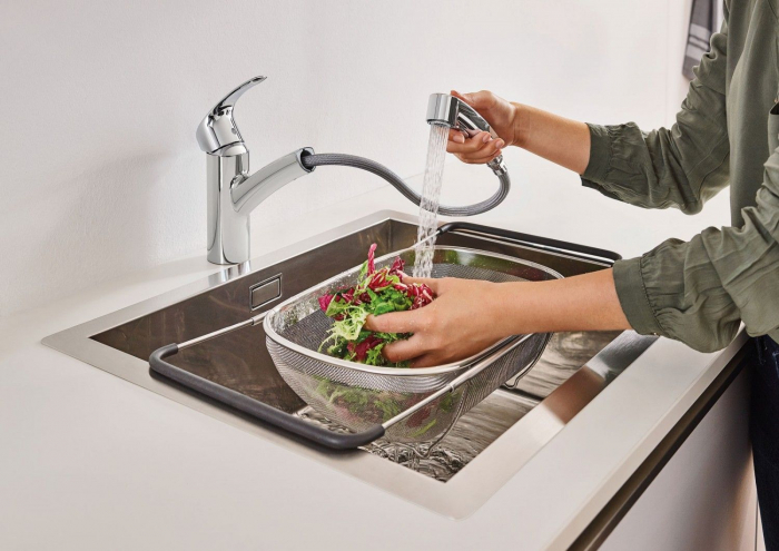 Baterie bucatarie cu dus cromata furtunuri flexibile Grohe Eurosmart New [1]