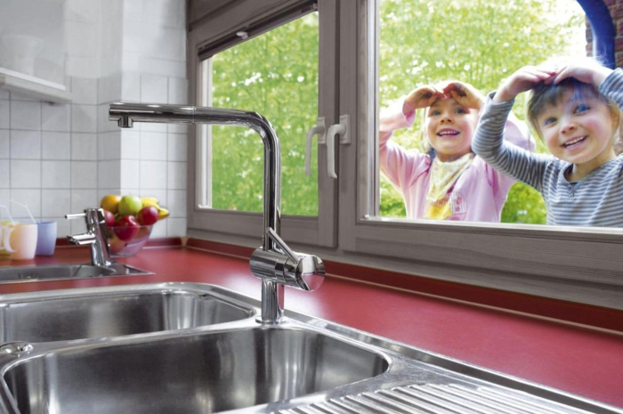 Baterie bucatarie cu dus pipa tip L cromata Grohe Minta [3]