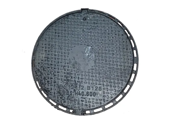Capac din fonta rotund D.707 PL.600 Hext.40 cu inchizator B125 - Vodaland gama Urban [1]