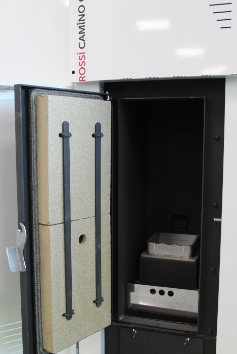 Centrala termica compacta pe peleti Fornello Rossi Camino Compact 35 kw cu rezervor 153 l, pompa de circulatie, vas expansiune, tiraj fortat [9]