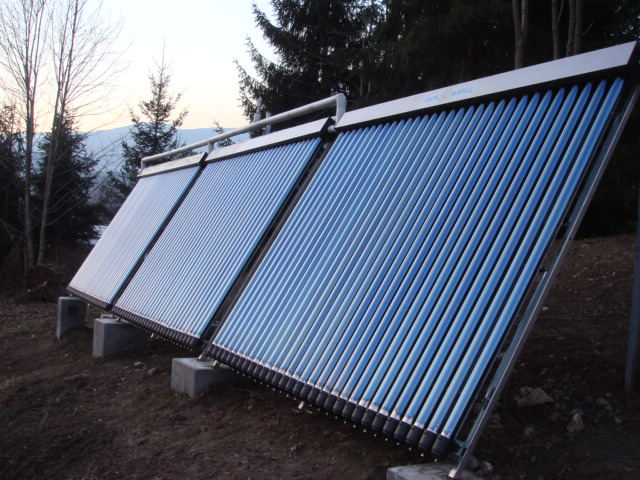 Colector solar presurizat, 20 de tuburi vidate, pentru acoperis inclinat sau fatada, Fornello Heat Pipe [7]
