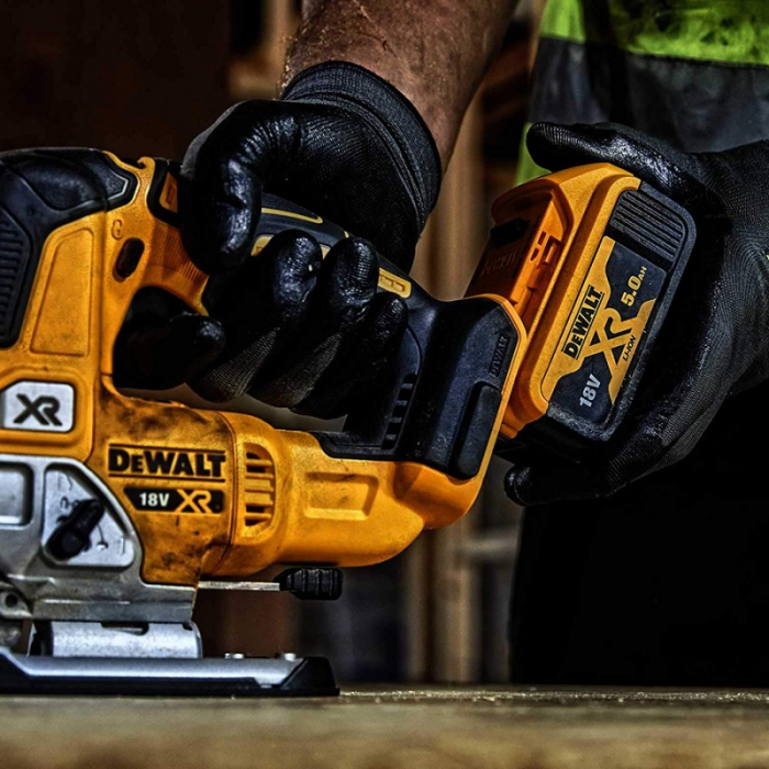 Fierastrau pendular DeWALT DCS334N motor fara perii 18V XR [4]