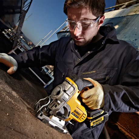 Fierastrau pendular DeWALT DCS331N 18V XR fara acumulatori si statie [3]