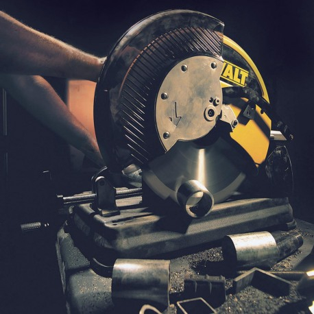 Masina de debitat metal cu carburi 2200W 355mm DeWalt - DW872 [2]