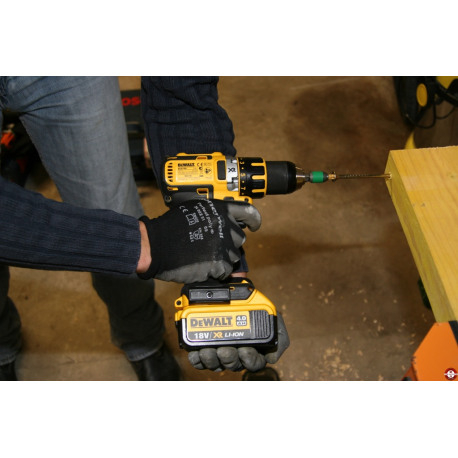 Masina Insurubat Si Gaurit DeWALT DCD790M2 18V Li-Ion 4.0 Ah Compact [3]