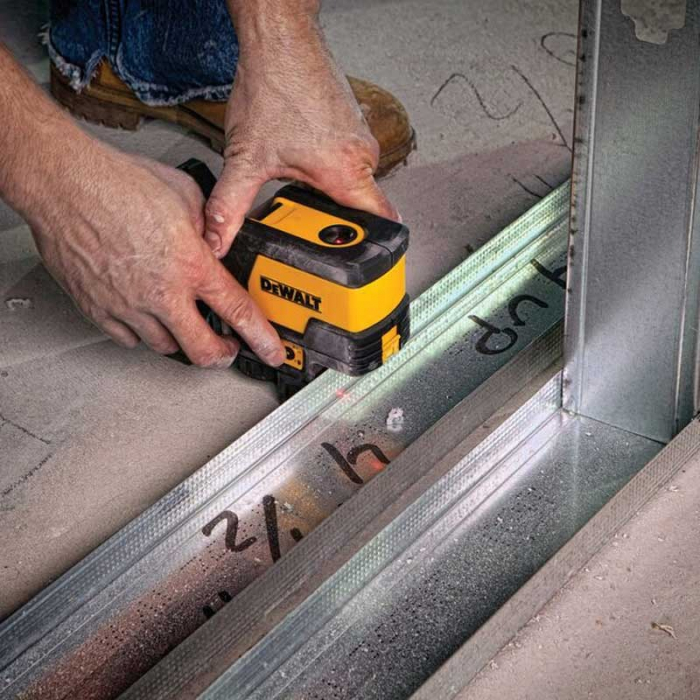 Nivela LASER DeWALT DW0822 linie in cruce cu fir cu plumb [7]