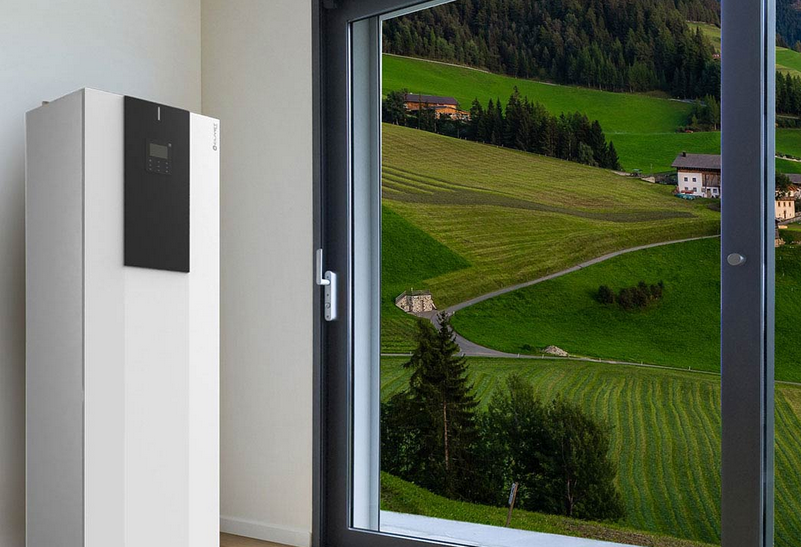 Pompa de caldura aer-apa tip split cu boiler integrat 250 litri Clivet SPHERA EVO TOWER 2.0 R32 6,18 kw si rezistenta electrica 2,4kw [3]
