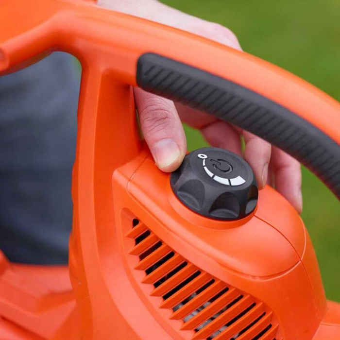 Suflanta si aspirator Black+Decker GW3031BP de gradina 3000W [5]