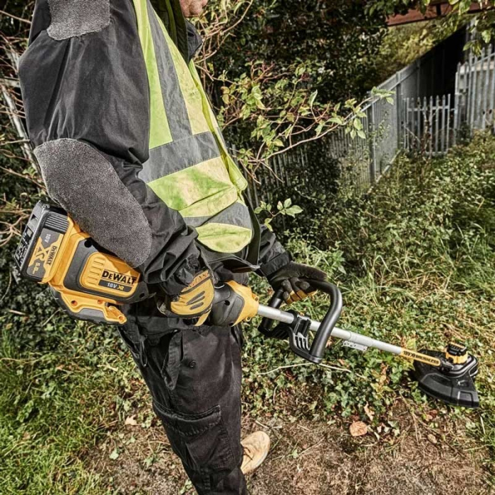 Trimmer DeWALT DCM561P1 cu acumulatori 18V 33cm [4]