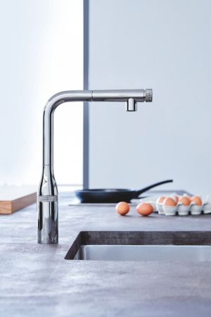 Baterie bucatarie suprafata cromata furtunuri flexibile Grohe Essence Smart Control [1]