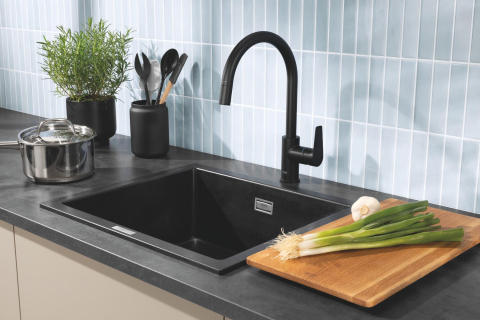 Baterie bucatarie Grohe StartEdge pipa tip C, monocomanda, pipa inalta, tip C, pivotanta, dus extractabil, cartus ceramic, limitator de temperatura, protectie anti-reflux, negru [1]