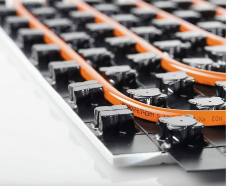 Echipamente de incalzire si producere ACM - Placa cu nuturi, 22.4 mp/bax, REHAU Varionova 11