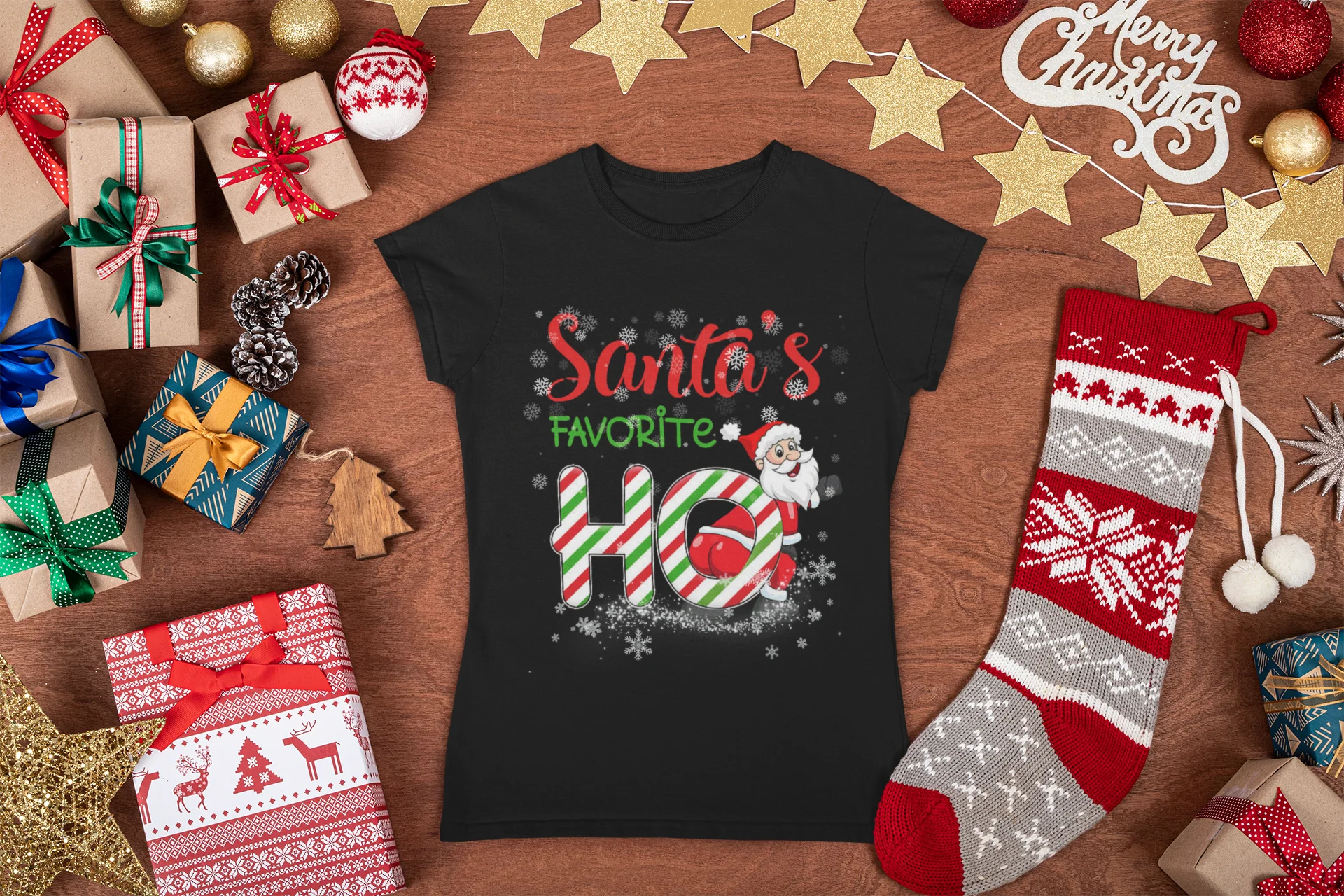 Cadouri pentru Ea - Tricou Santa's Favorite-Cooloryx