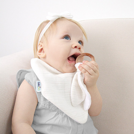 Set baveta cu doua fete din muselina cu jucarie dentitie BabyJem (Culoare: Ecru) [1]