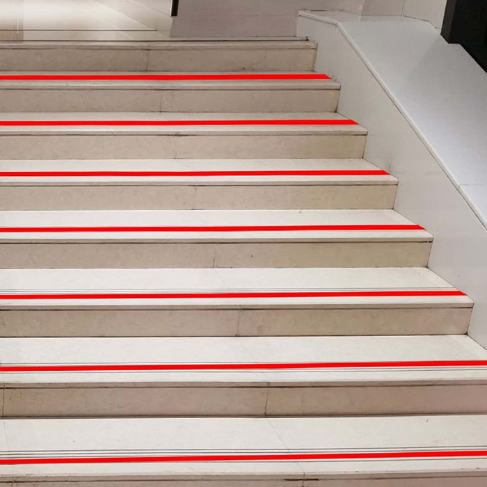 Banda Adeziva Antiderapanta, Rosu, pentru Scari/Trepte Interior/Exterior, Multisuprafete, Rezistenta la Apa, Lungime 5 m, Latime 5 cm, CBD CORAL BEST DEALS [2]