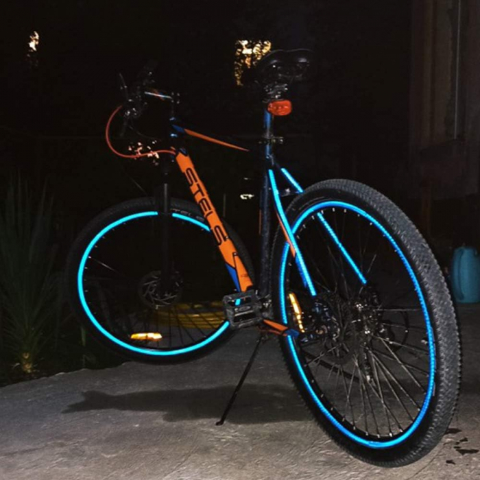 Banda Autoadeziva Fosforescenta Albastru pentru Tuning Masina, Motocicleta, pentru Decorare Bicicleta si Trotineta, pentru Semnalizare si Vizibilitate Sporita in Trafic, Adeziv Puternic si Rezistent,  [5]