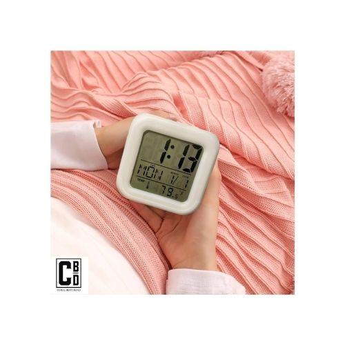 Ceas Multifunctional pentru Birou si Noptiera, CBD CORAL BEST DEALS, Digital, cu Termometru si Alarma, Iluminare LED 8 culori Disponibile, Dimensiuni Compacte 8x8x8 cm [14]