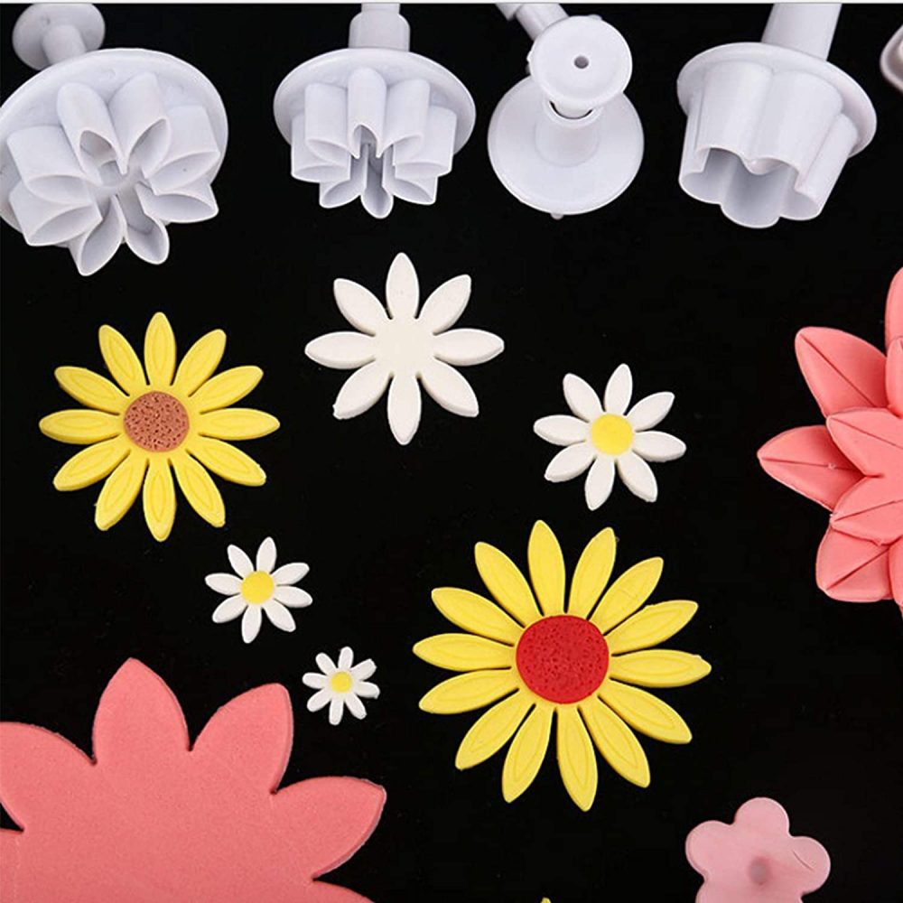 Set 33 Forme pentru Decorat Tort si Prajituri Cup Cake cu Stelute, Flori, Fluturi, Inimioare si Frunze, din PVC Alb [3]