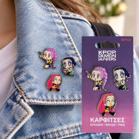 Moda si accesorii - Set 3 Insigne K-POP Colorate, 2,5 cm