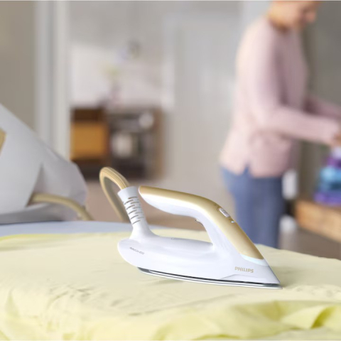 Philips PerfectCare steam iron series 8000 PSG8040/60, white/gold [6]
