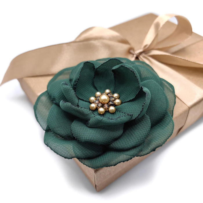 brosa-eleganta-floare-voal-delicate [1]