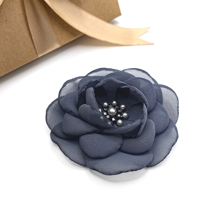 brosa-floare-voal-gri [4]