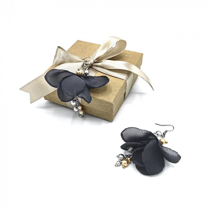 cercei-fairy-eleganti-voal-gri-detalii-metalice.jpg [3]