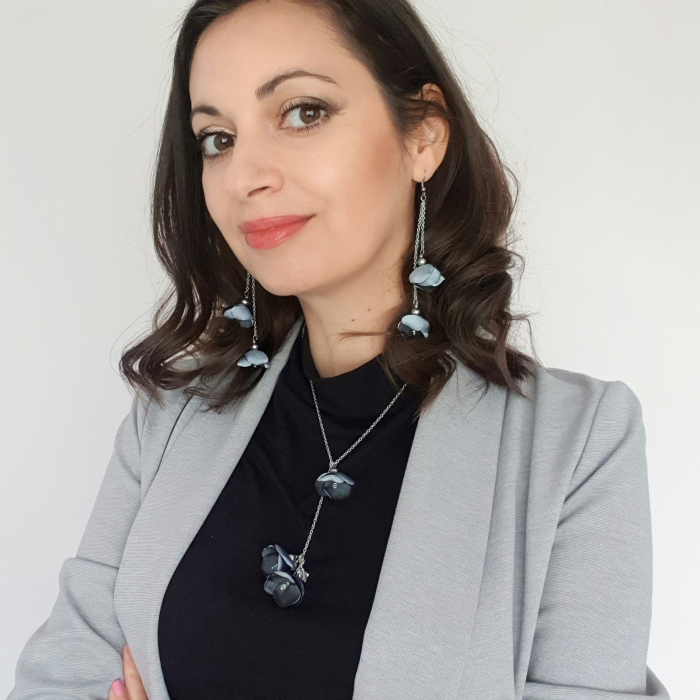 cercei-flower-love-flori-argintii-matase-perle-inox.jpg [4]