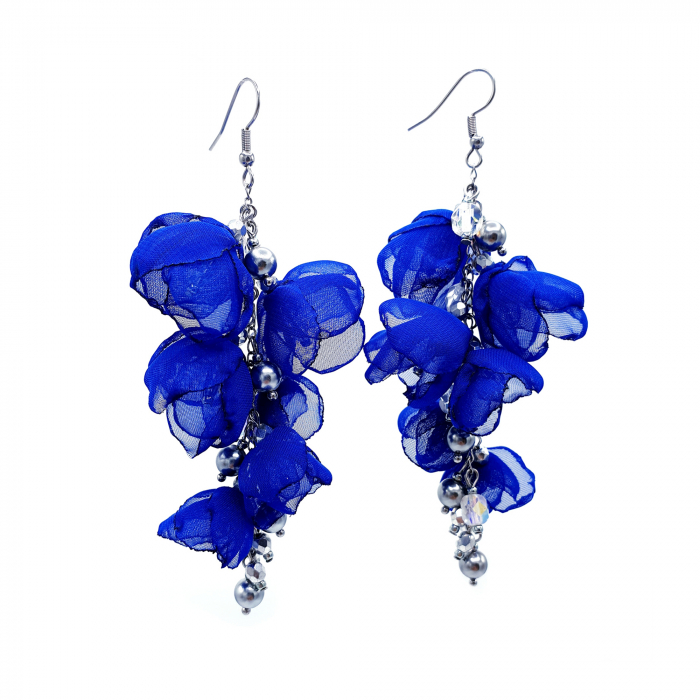 cercei-latin-love-flori-albastre-expresive-ciorchine.jpg [1]