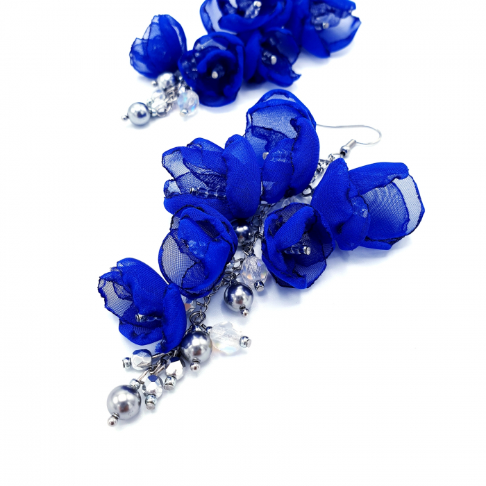 cercei-latin-love-flori-albastre-expresive-ciorchine.jpg [2]