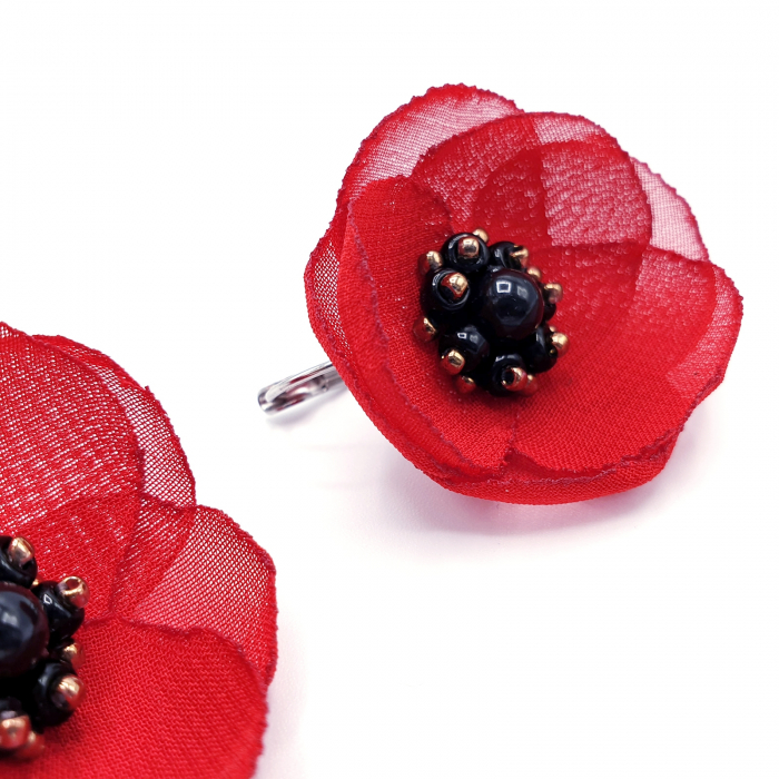 cercei-maci-love-minimalisti-voal-rosu-perle.jpg [2]