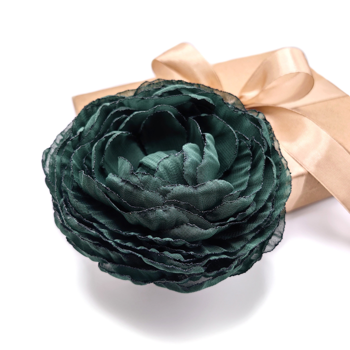 brosa-floare-bujor-verde-inchis [2]