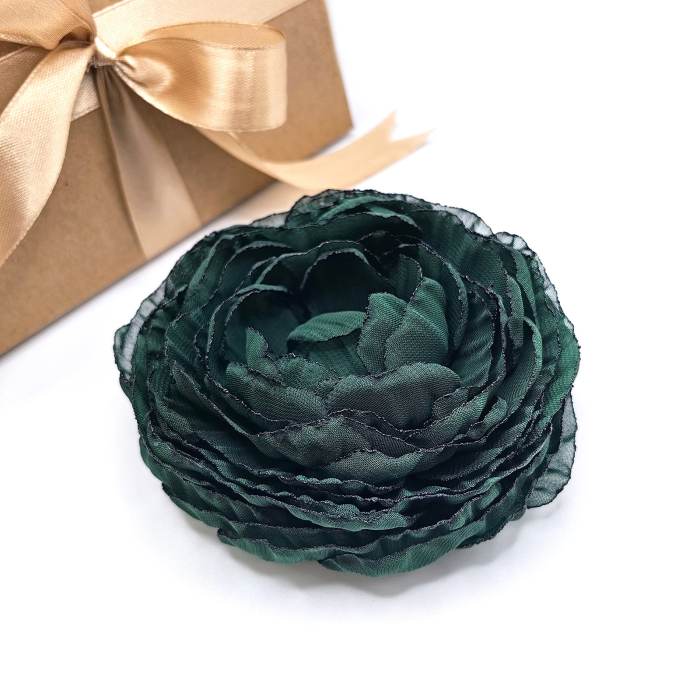 brosa-floare-bujor-verde-inchis [3]