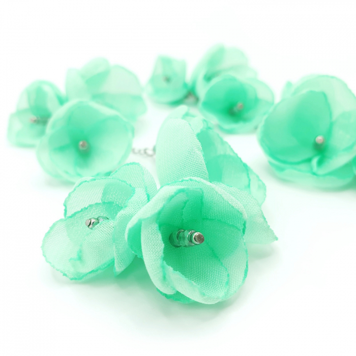 Cercei-lungi-handmade-flori-voal-verde-menta [2]