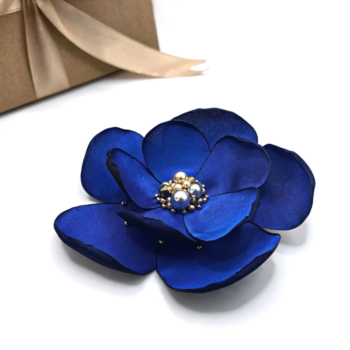 brosa-floare-matase-albastra [1]