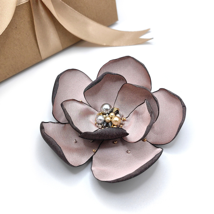 brosa-eleganta-matase-perle-cristale [1]