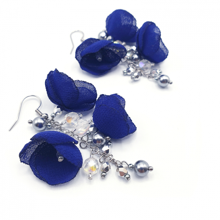 cercei-lungi-eleganti-handmade-flori-voal-albastru-regal-perle [2]