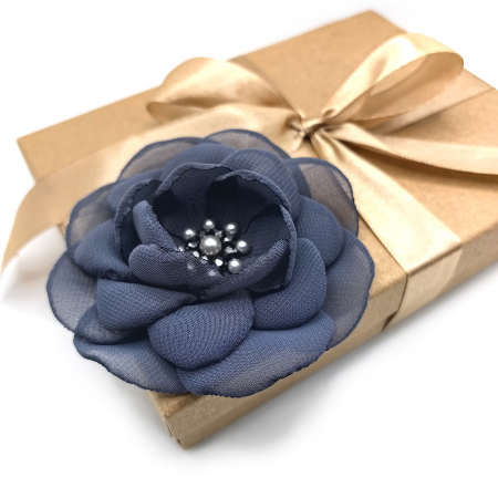 brosa-floare-voal-gri [2]