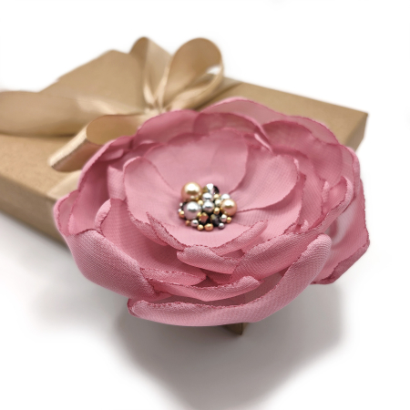 brosa-eleganta-voal-perle-cristale-roz-pudrat [1]